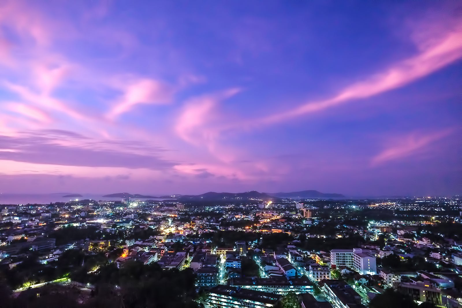 6 صبح - طلوع خورشید در نمای خائو رانگ - 6am - Sunrise at Khao Rang Viewpoint