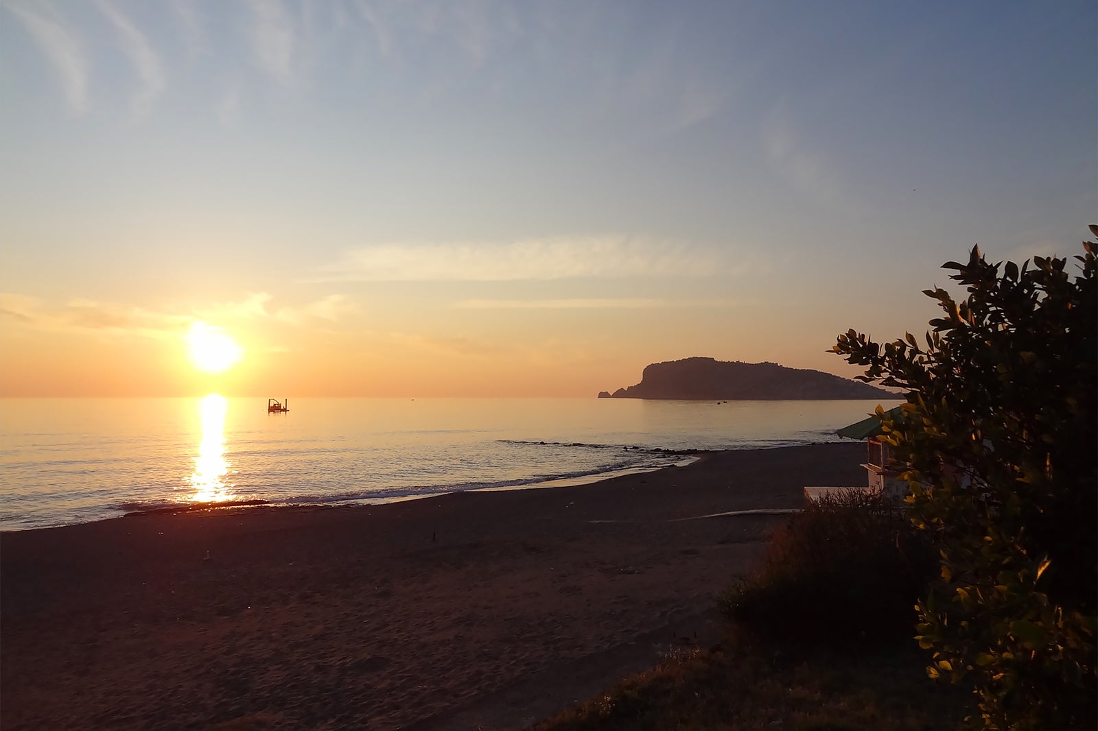 ساحل توسمور - Tosmur Beach