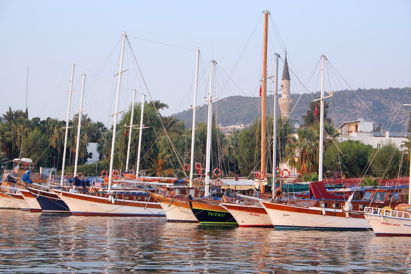 سفر خانوادگی با قایق در اطراف بدروم - Family boat trip around Bodrum