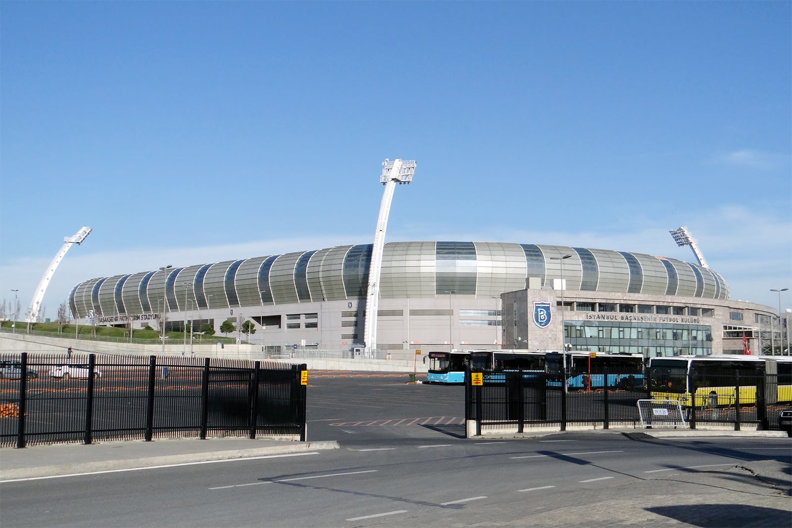 ورزشگاه باشاکشهیر فاتح تریم - Başakşehir Fatih Terim Stadium