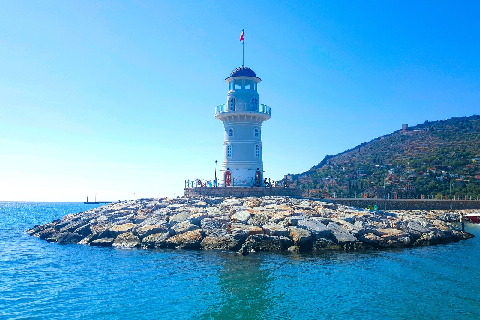 فانوس دریایی و مارینا آلانیا - Alanya Lighthouse and marina