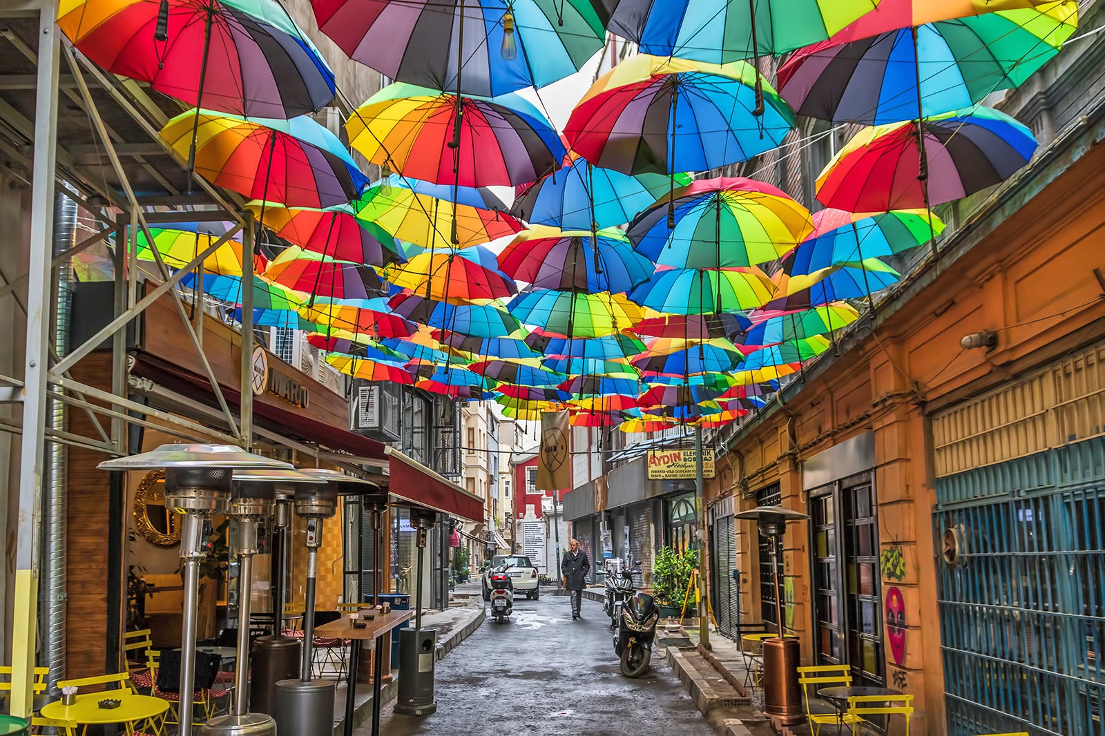 خیابان چتر - Umbrella Street