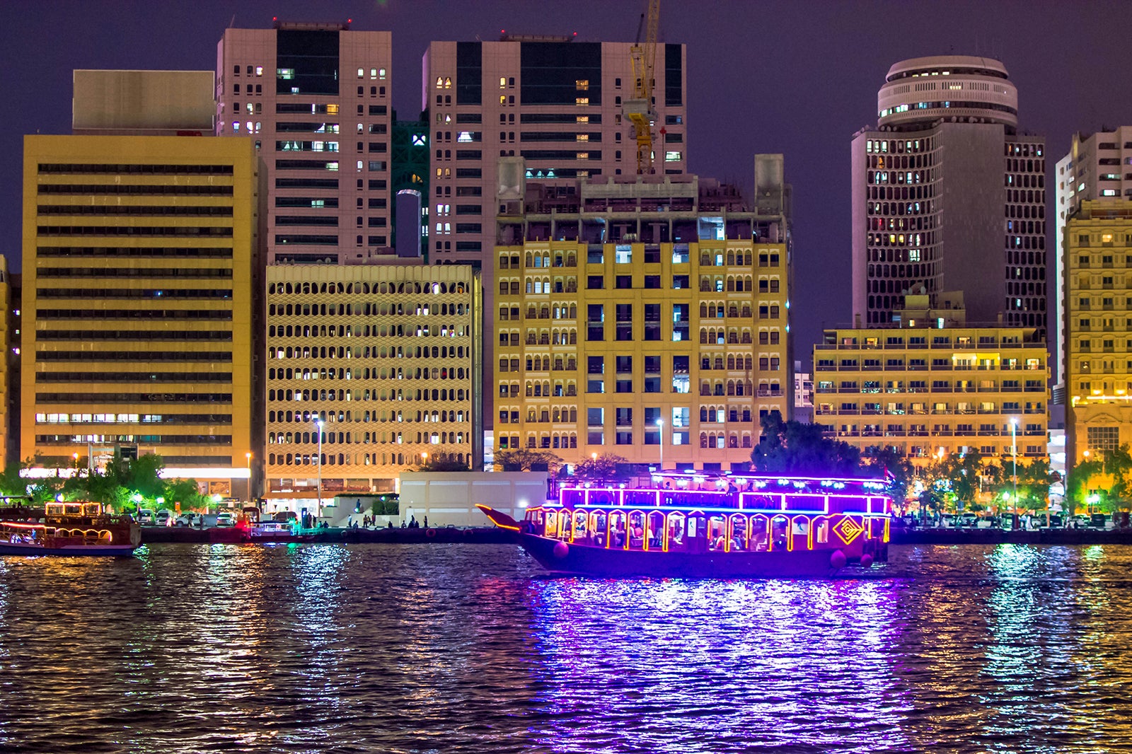 کروز شام دبی کریک دوو - Dubai Creek Dhow Dinner Cruise