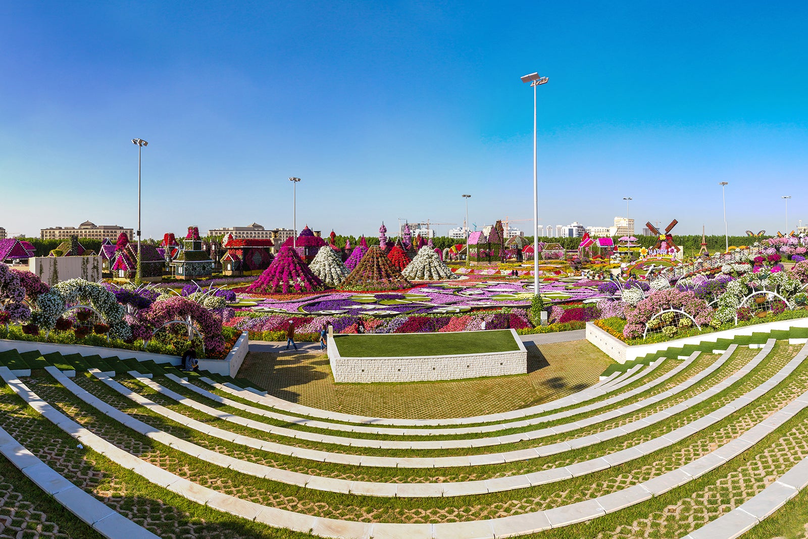 باغ معجزه دبی - Dubai Miracle Garden