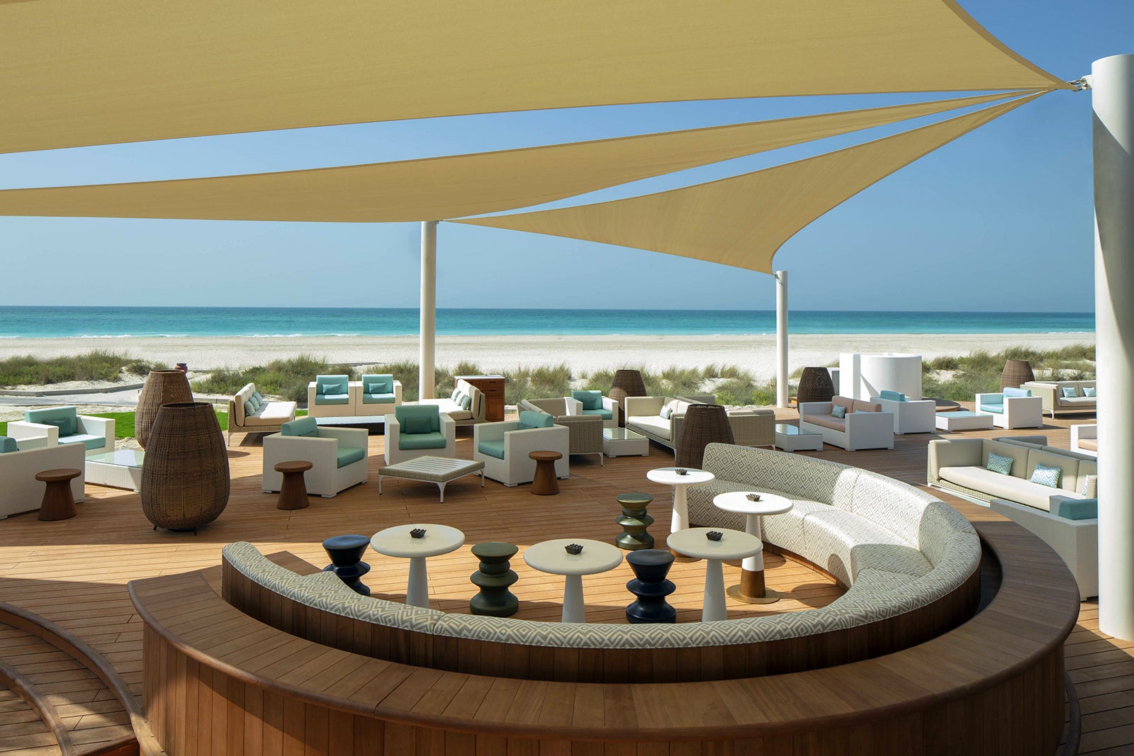 ساحل بودا بار ابوظبی - Buddha-Bar Beach Abu Dhabi