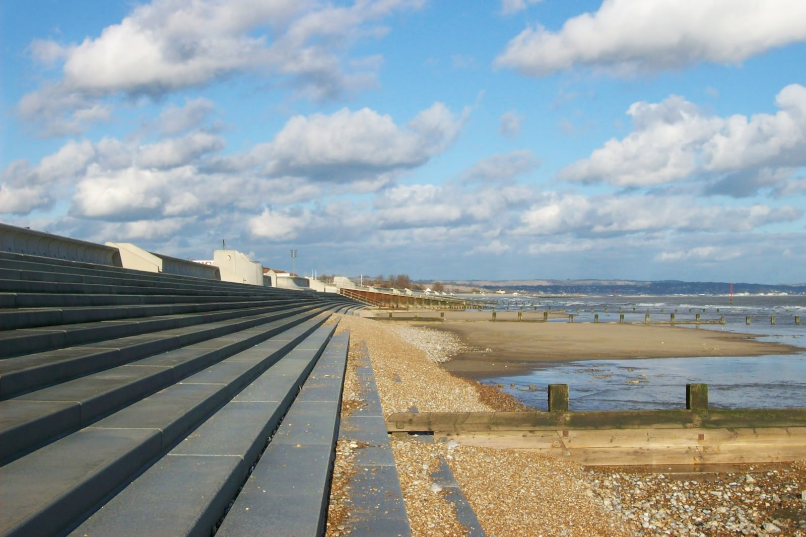 ساحل دایم چرچ - Dymchurch Beach