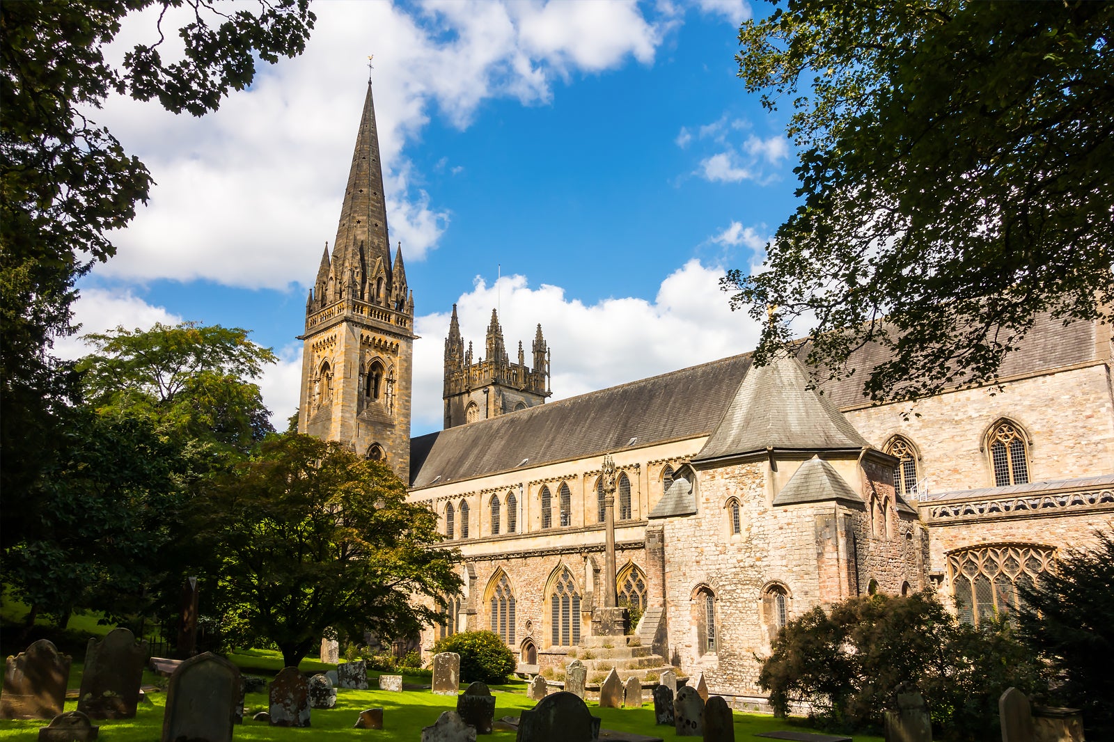 کلیسای جامع لانداف - Llandaff Cathedral