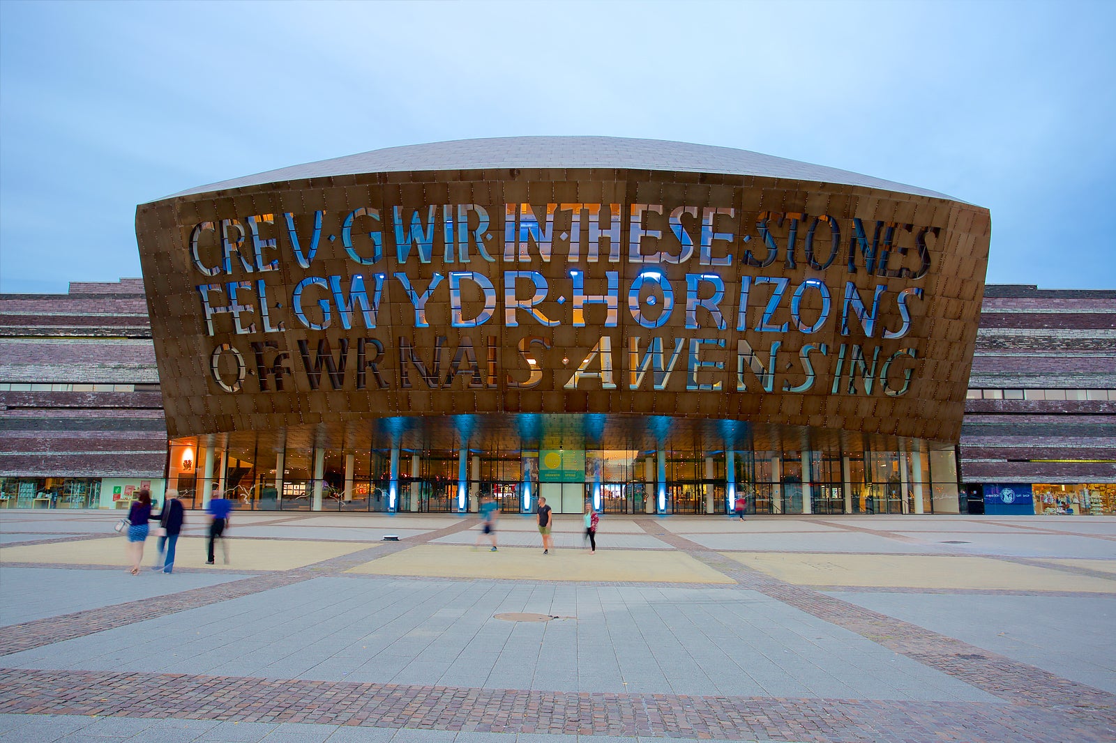 مرکز هزاره ولز - Wales Millennium Center