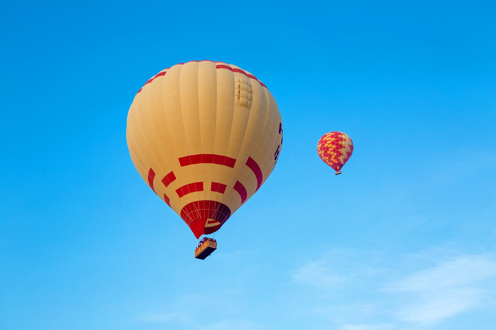 بالن سواری کنید - Take a hot air balloon ride