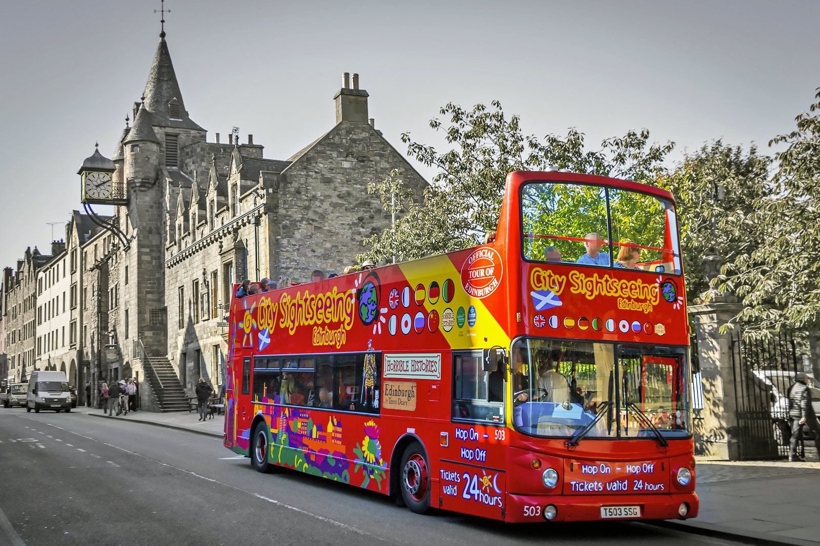 تور ادینبورگ با بلیط اتوبوس Hop-On Hop-Off و بازدید از قلعه ادینبورگ - Edinburgh tour with Hop-On Hop-Off bus tickets & Edinburgh Castle visit