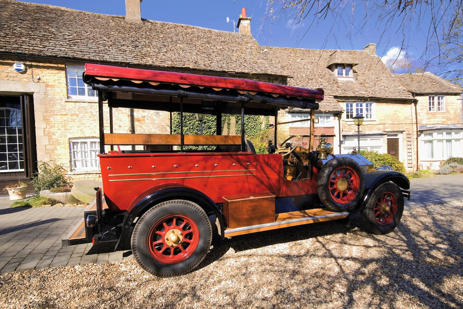 موزه و مجموعه اسباب بازی کاتسوولد موتورینگ - Cotswold Motoring Museum & Toy Collection