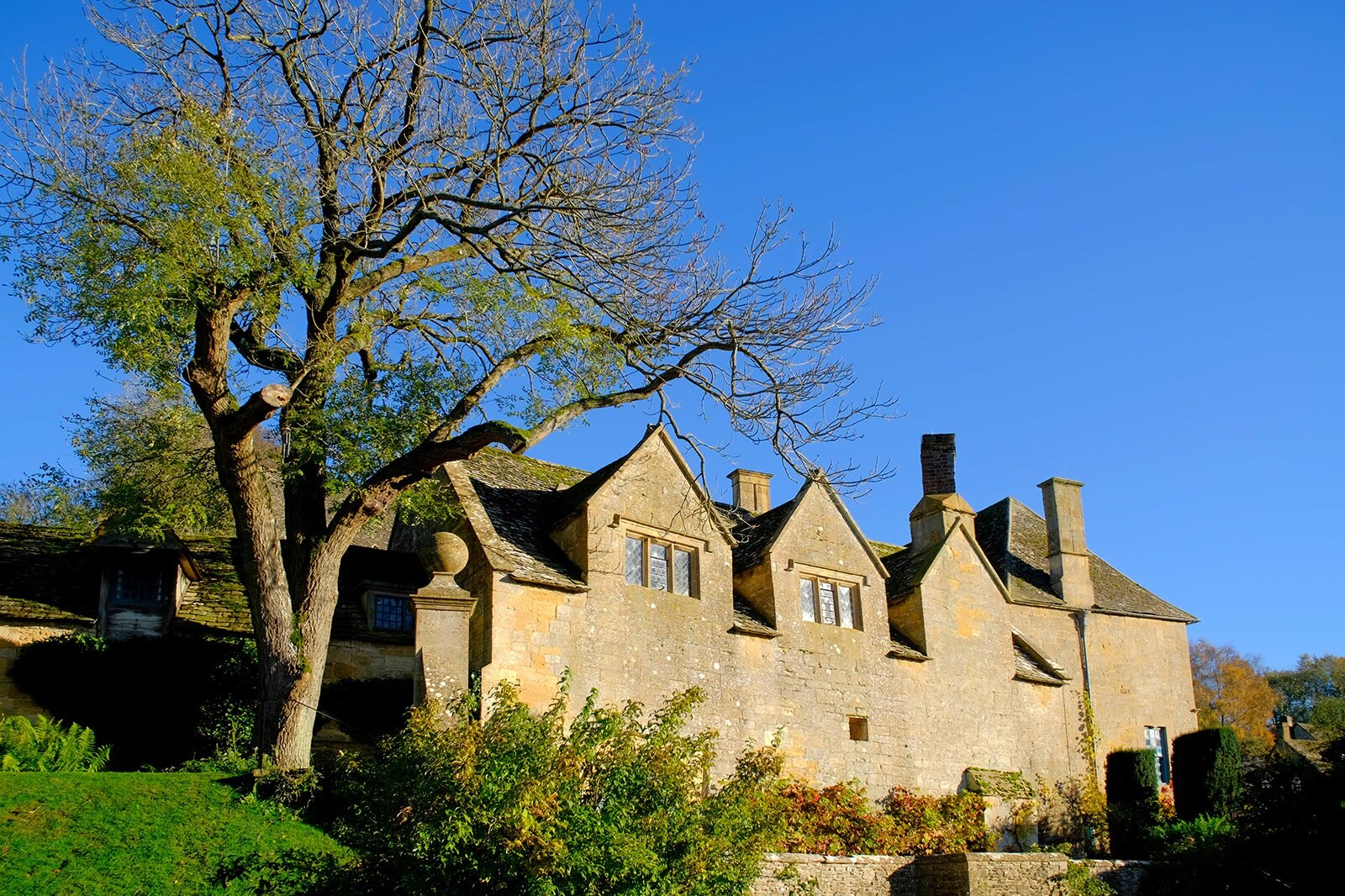 اعتماد ملی - عمارت و باغ اسنوشیل - National Trust - Snowshill Manor and Garden