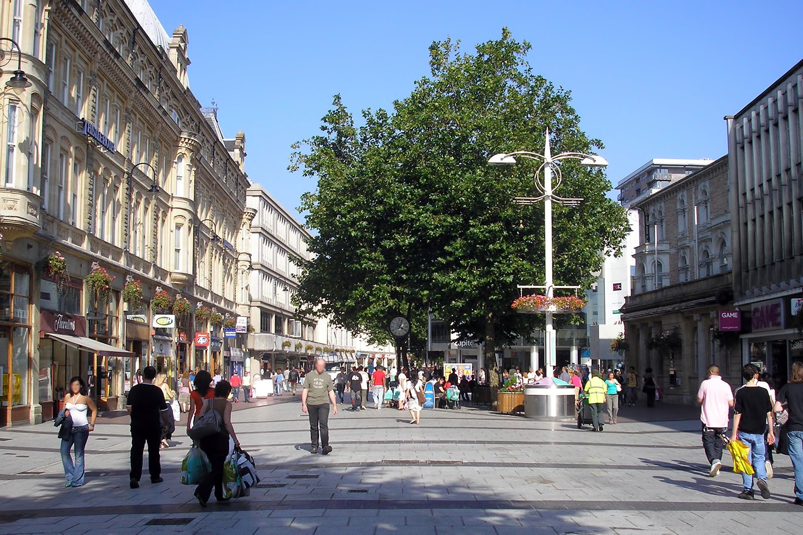 خیابان کویین - Queen Street