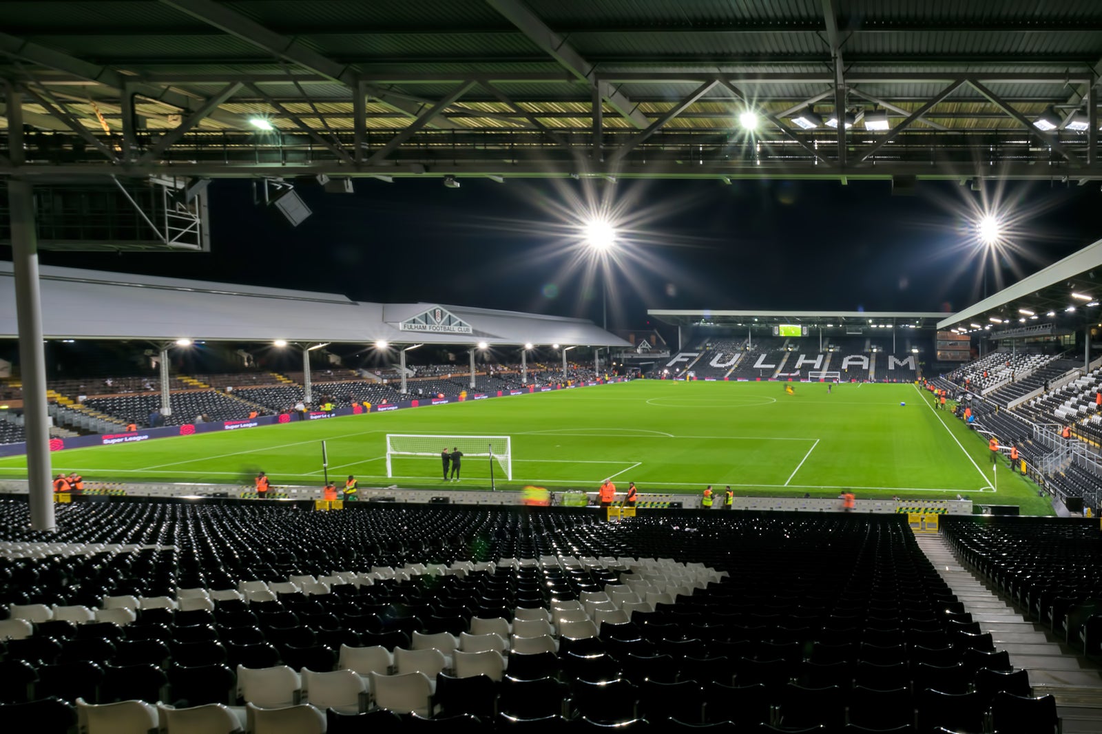 کلبه کریون - Craven Cottage