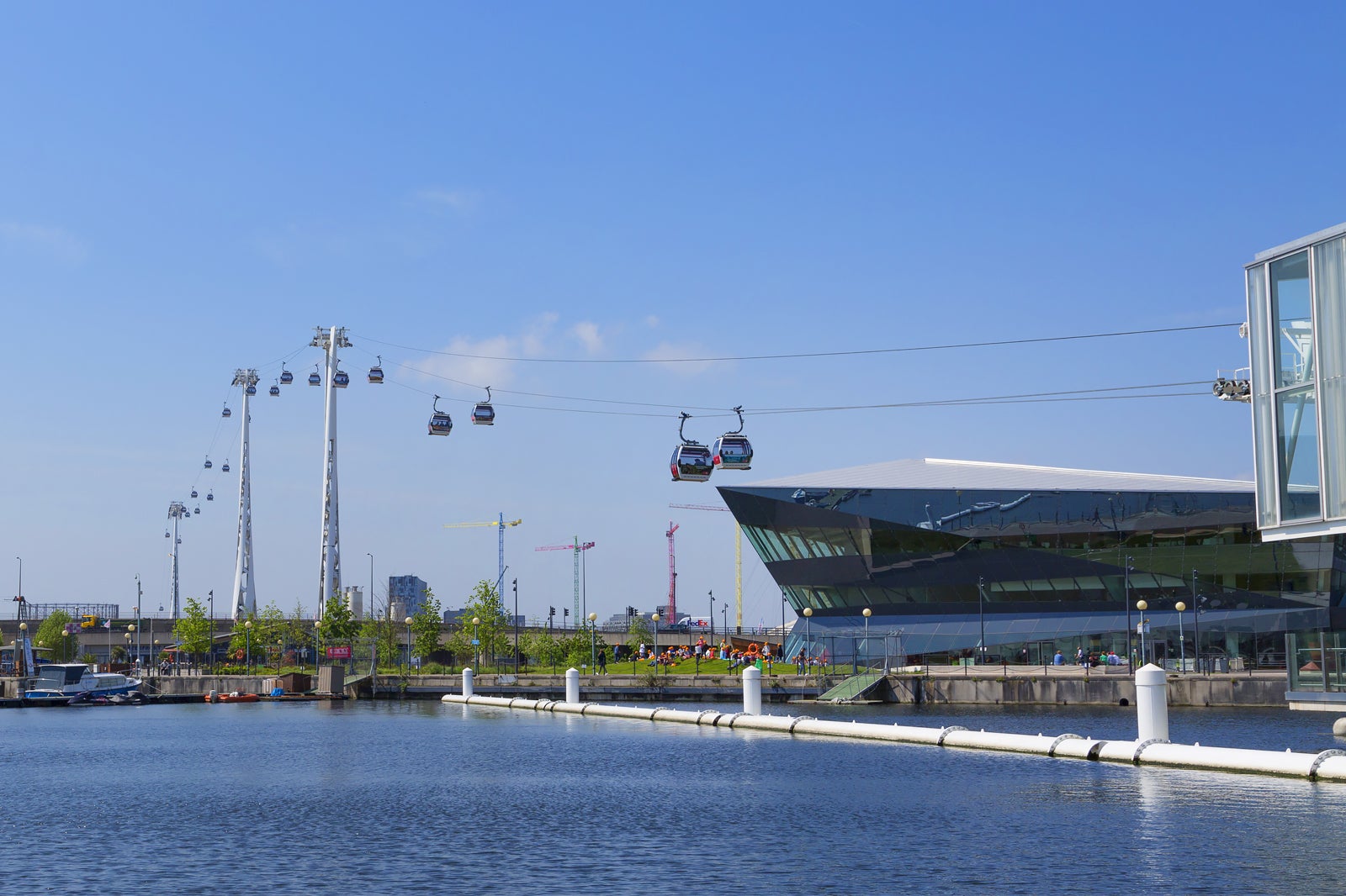 اسکله سلطنتی خطوط هوایی امارات - Emirates Air Line Royal Docks