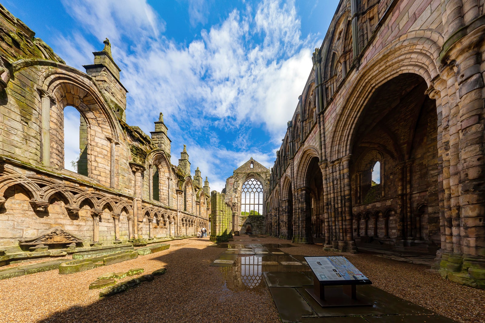 کاخ هولیرودهاوس - Palace of Holyroodhouse