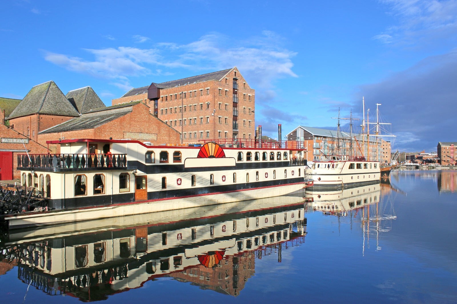 اسکله گلاستر - Gloucester Docks