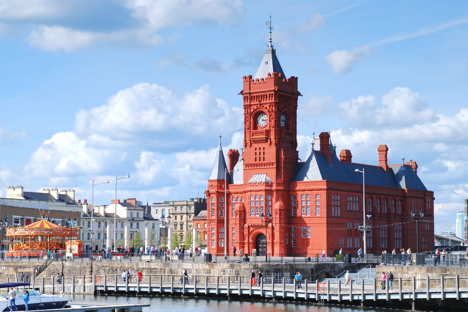 ساختمان پیرهد - Pierhead Building