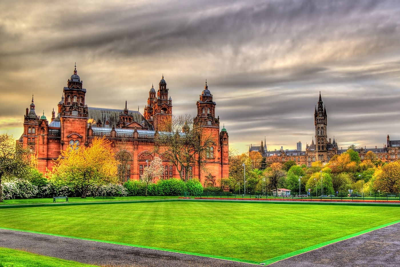 گالری و موزه هنر کلوینگروو - Kelvingrove Art Gallery and Museum