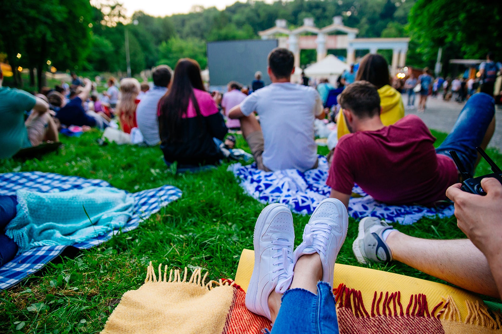 نمایش فیلم در فضای باز - Open air movie theater screenings