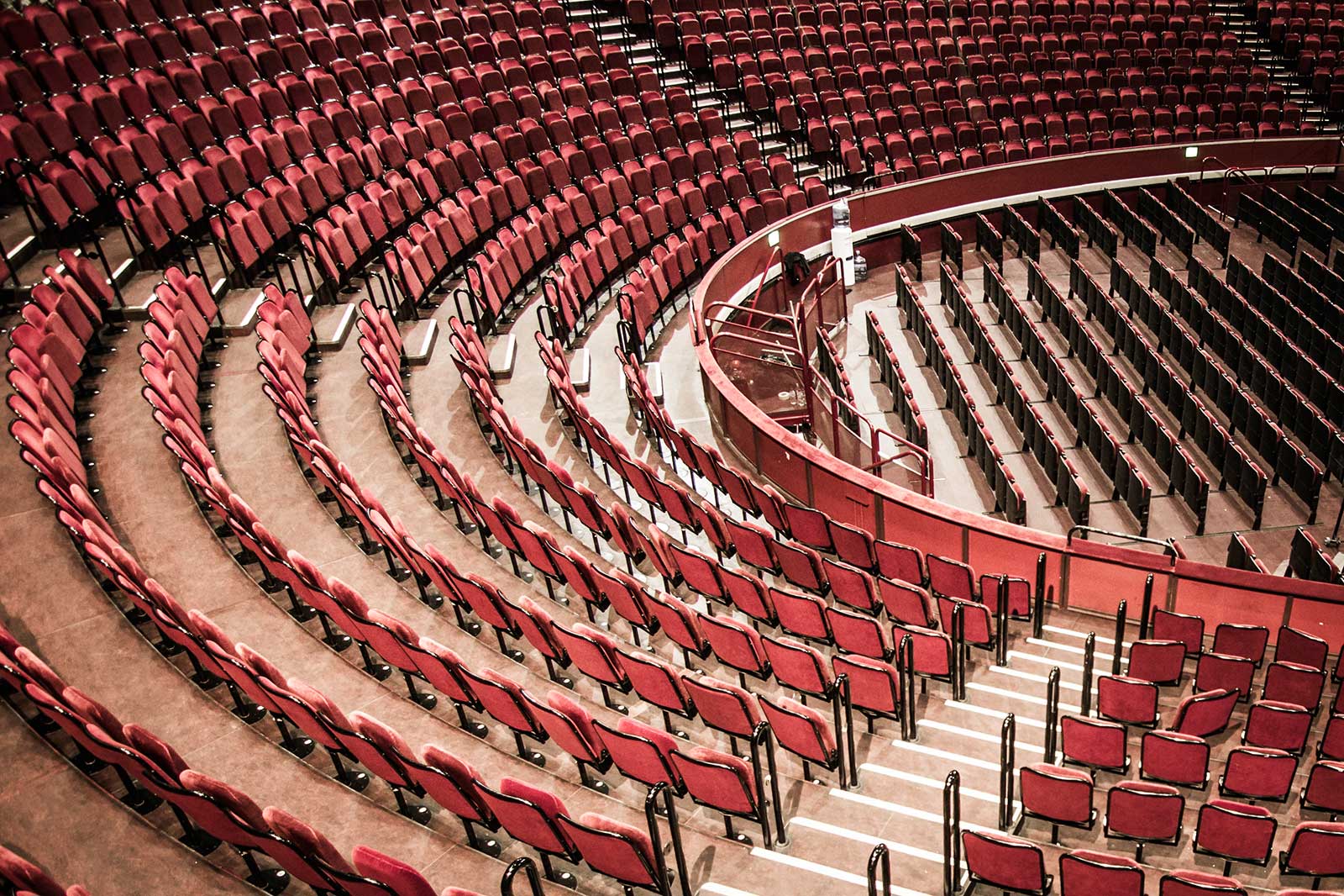 نمایش وست اند را تماشا کنید - Watch a West End show