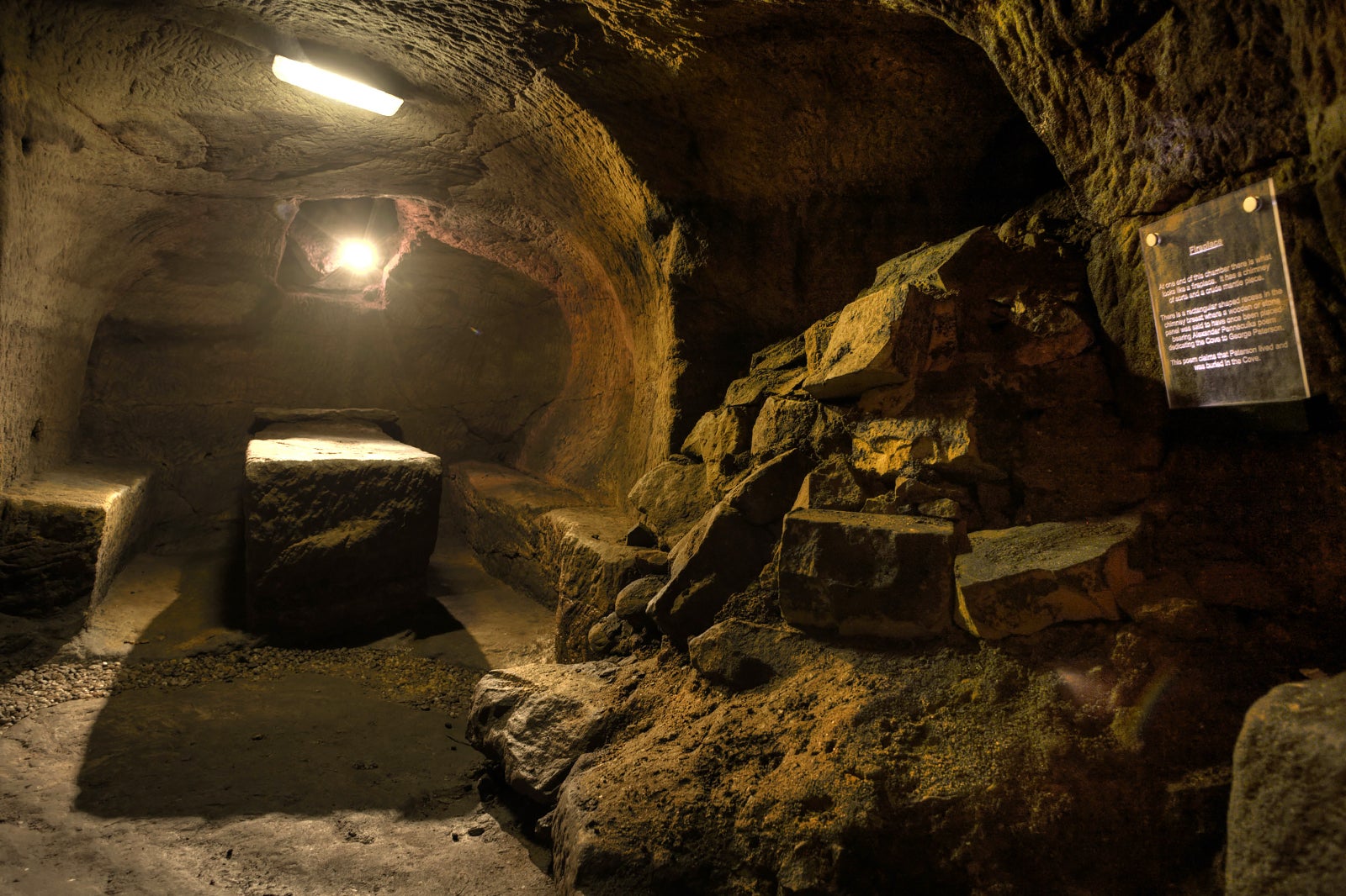 یارو گیلمرتون - Gilmerton Cove