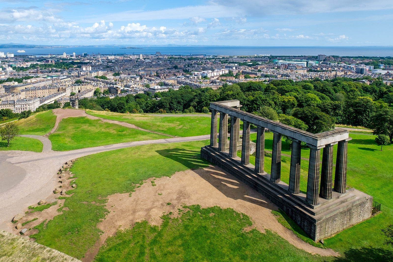 بنای یادبود ملی اسکاتلند - National Monument of Scotland