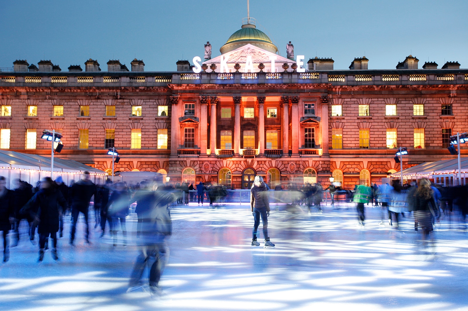 اسکیت روی یخ در فضای باز - Outdoor Ice-skating