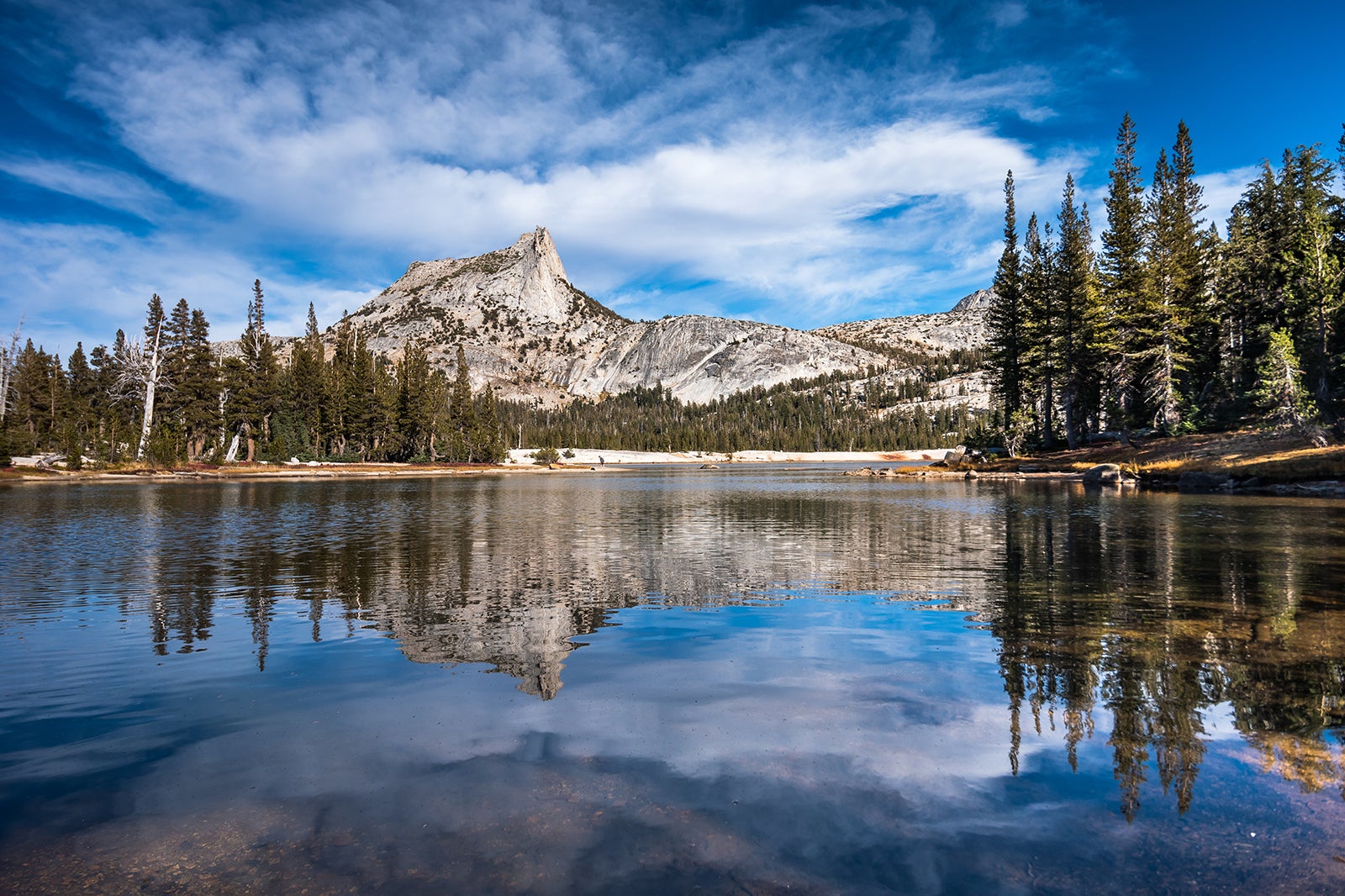 دریاچه های کلیسای جامع - Cathedral Lakes