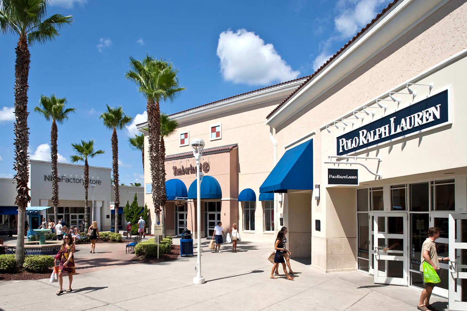 فروشگاه های پریمیوم اورلاندو در خیابان واینلند - Orlando Premium Outlets at Vineland Avenue