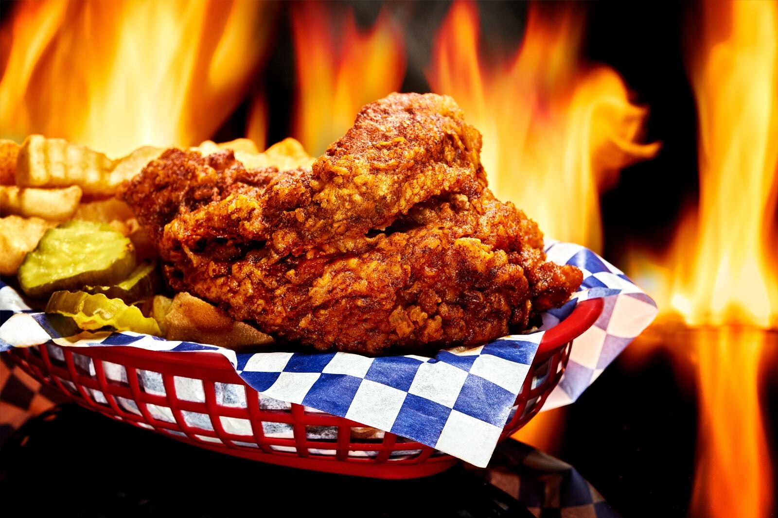 مرغ داغ Hattie B - Hattie B’s Hot Chicken