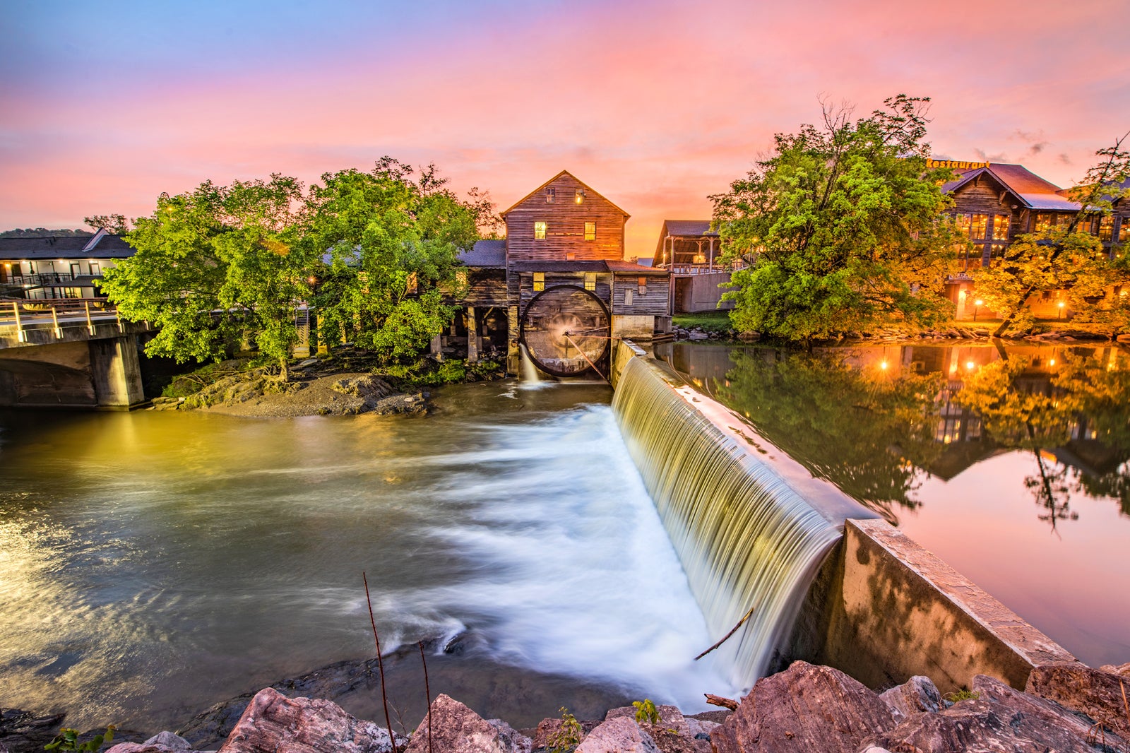 کبوتر فورج - Pigeon Forge