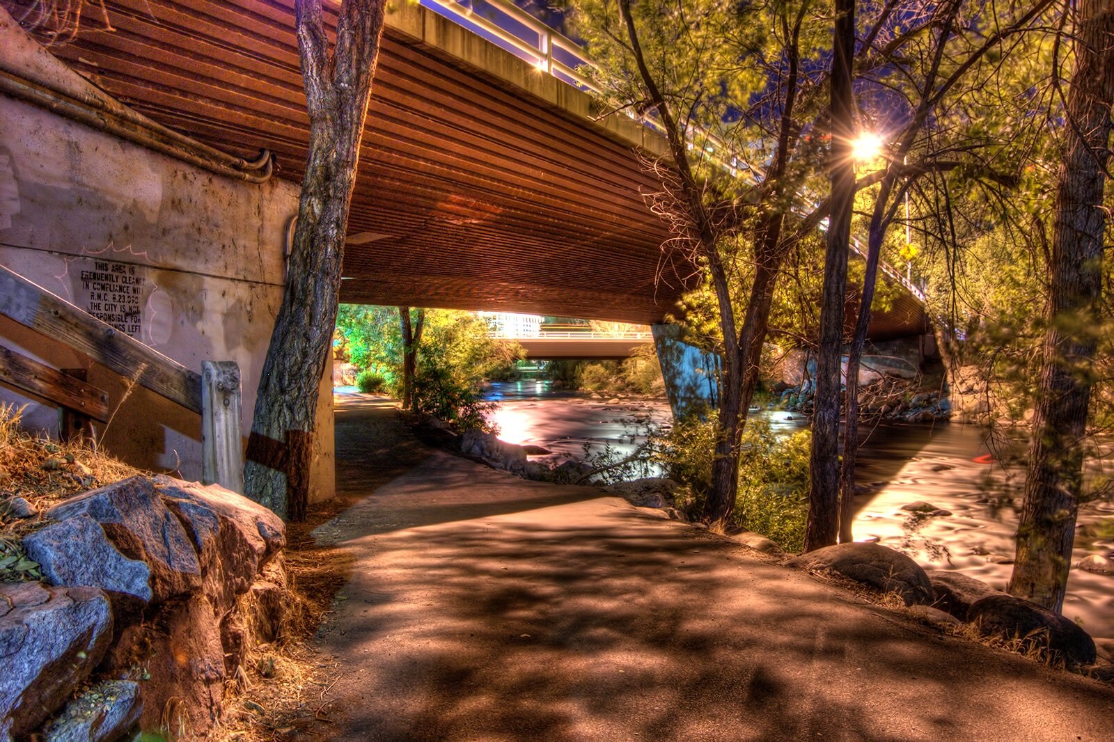 مسیر دوچرخه سواری رودخانه Truckee - Truckee River Bike Trail