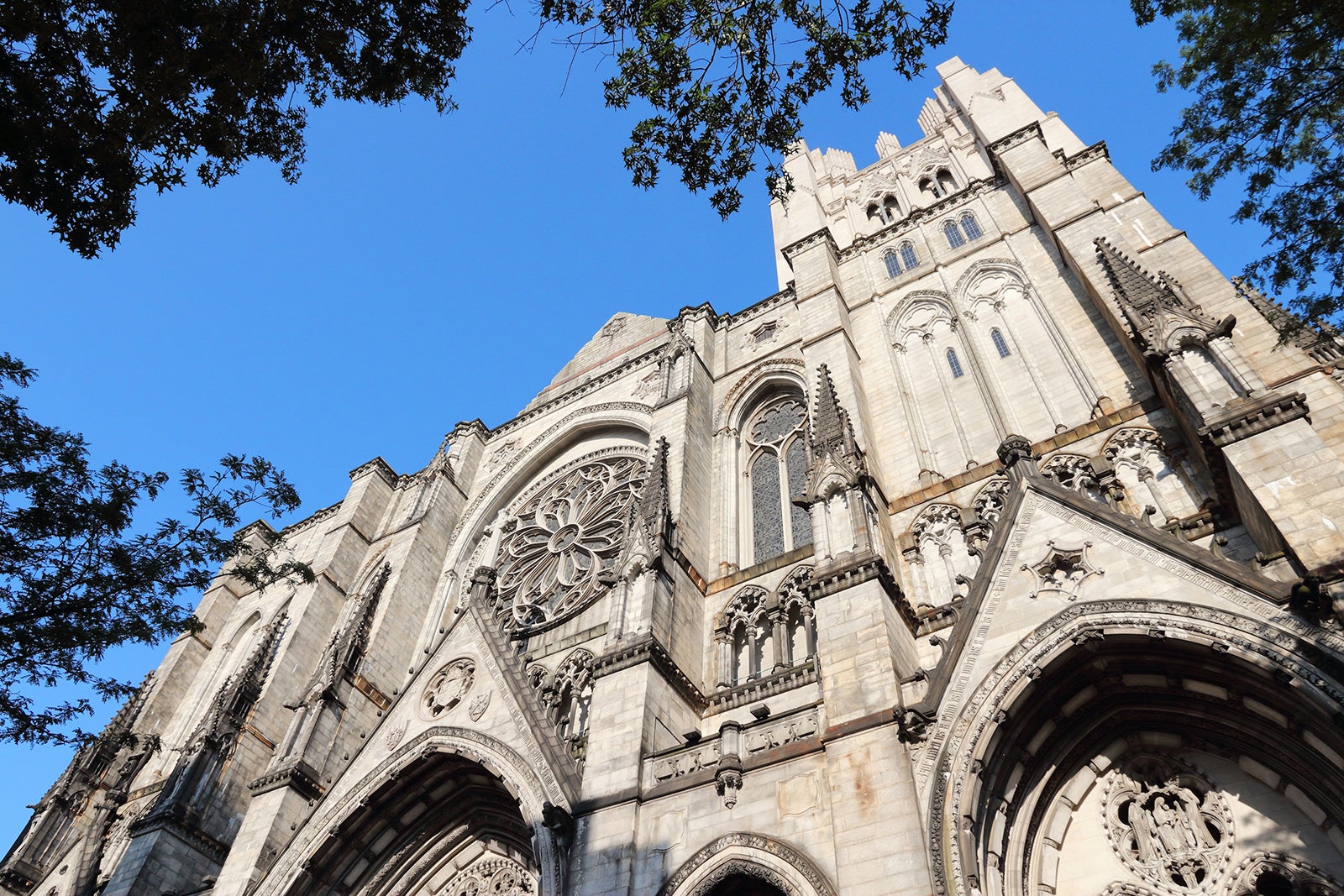 کلیسای کلیسای جامع سنت جان الهی - The Cathedral Church of St. John the Divine