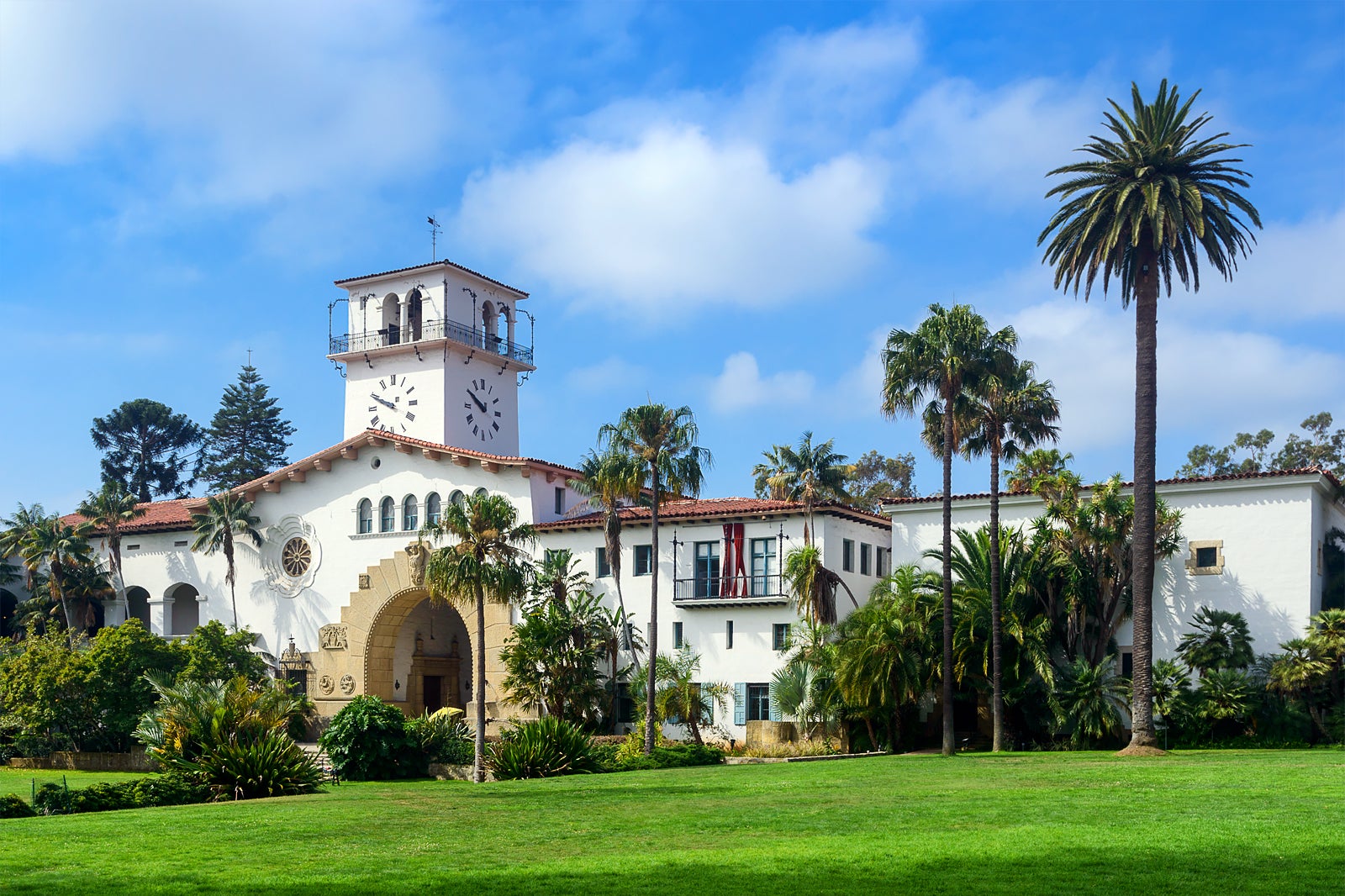 دادگاه شهرستان سانتا باربارا - Santa Barbara County Courthouse