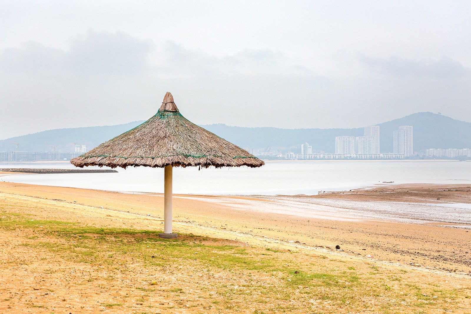 ساحل توان چاو - Tuan Chau Beach