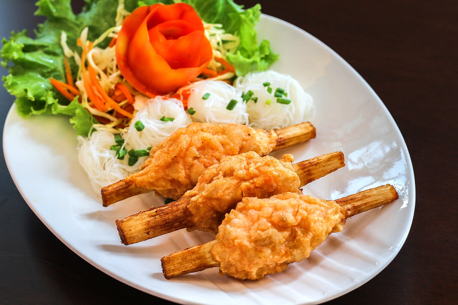 چائو تام (میگوی نیشکر) - Chao tom (sugarcane prawn)