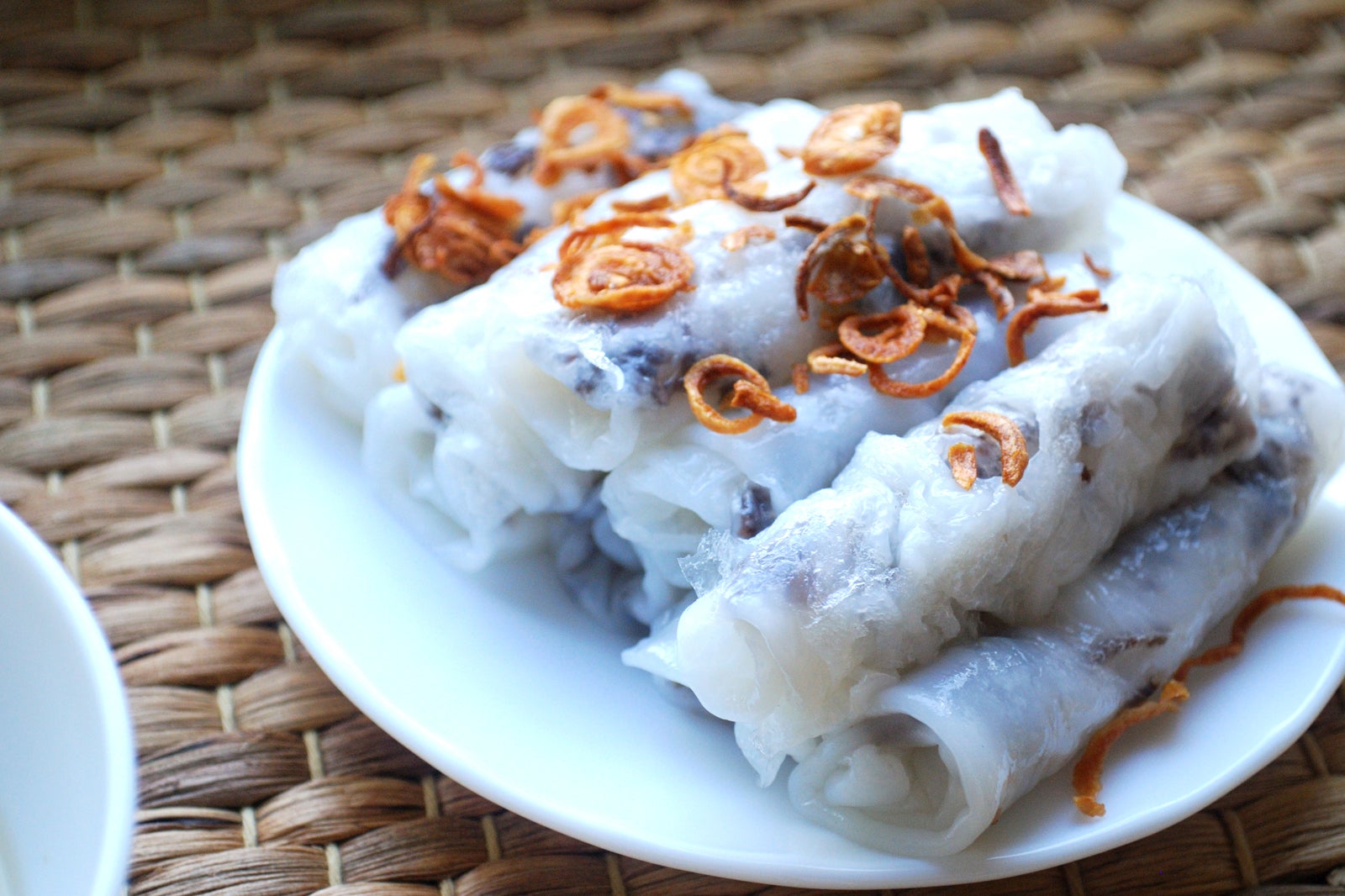 کیک رول شده - Banh cuon (rolled cake)