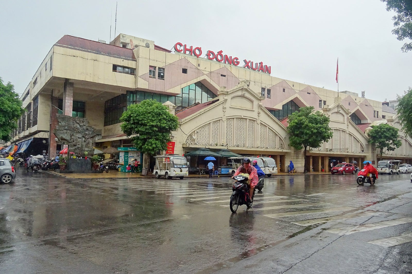 بازار دونگ ژوان - Dong Xuan Market