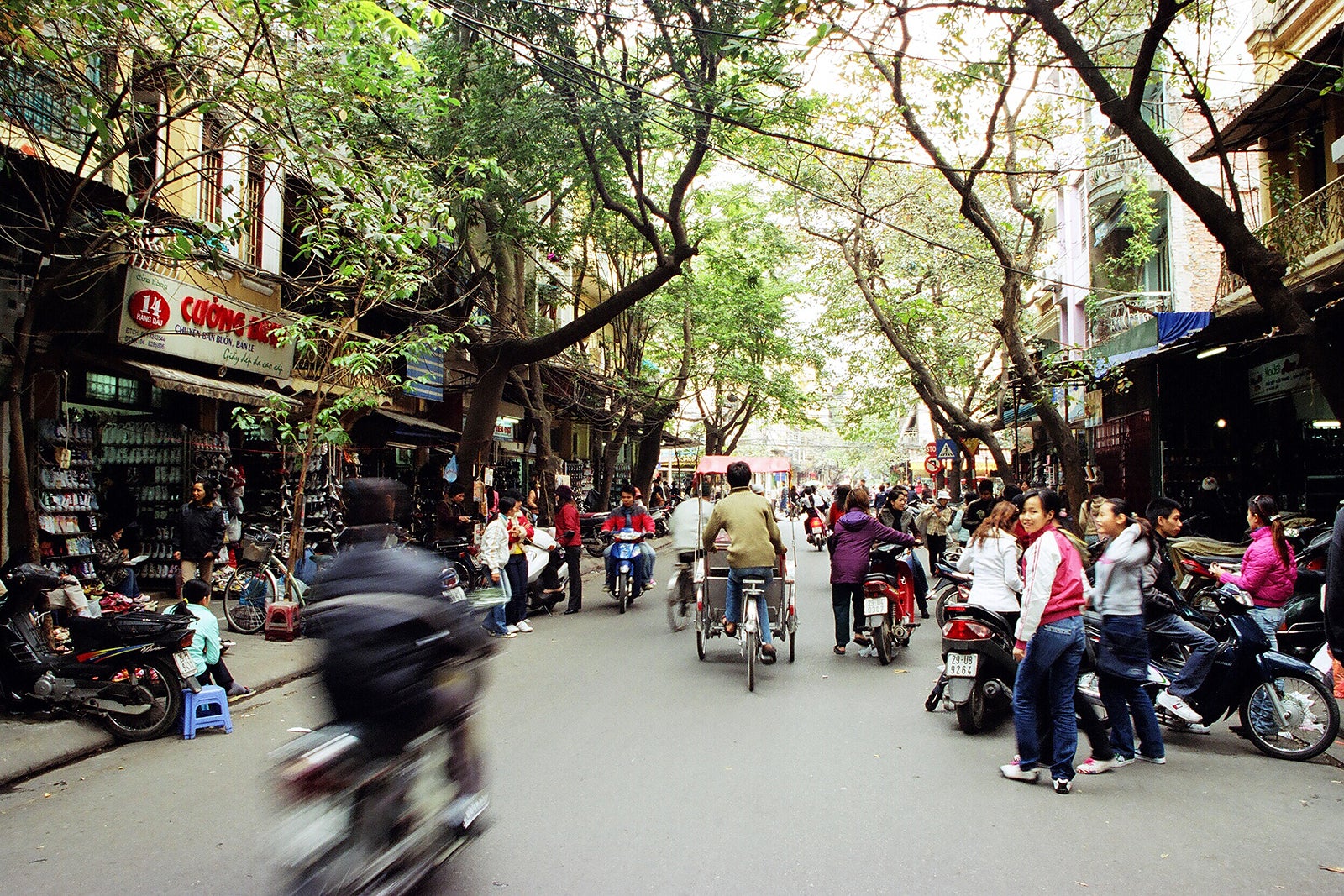 خیابان داو را آویزان کنید - Hang Dau Street