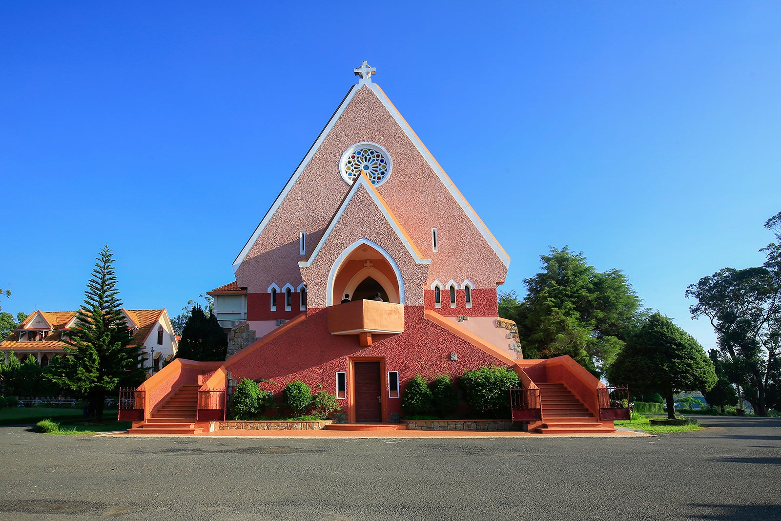 املاک کلیسای ماری - Domaine de Marie Church