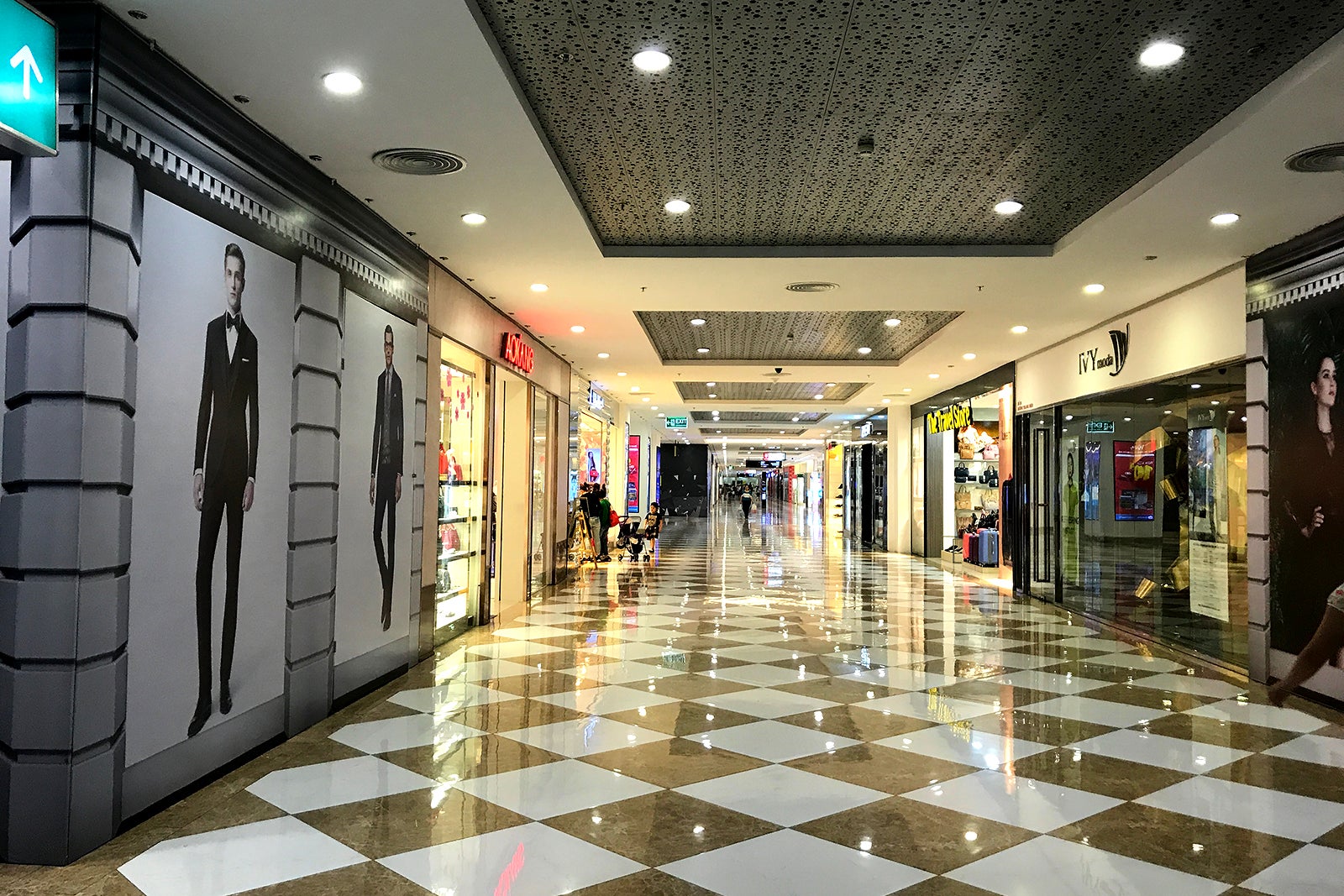 مرکز خرید وینکام - Vincom Shopping Center