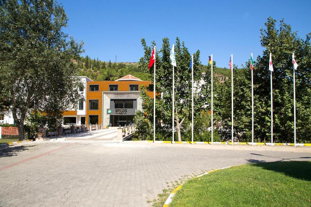 اسپی لوس هتل Spilos Hotel
