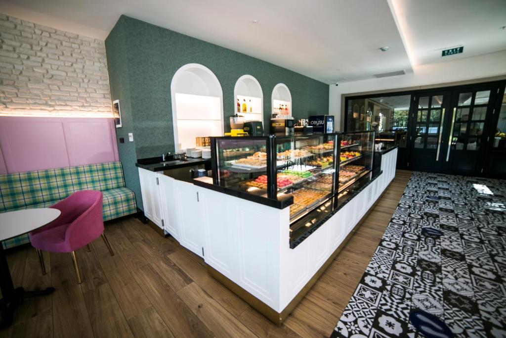 هتل سیلرز بیچ کلاپ Sailor's Beach Club