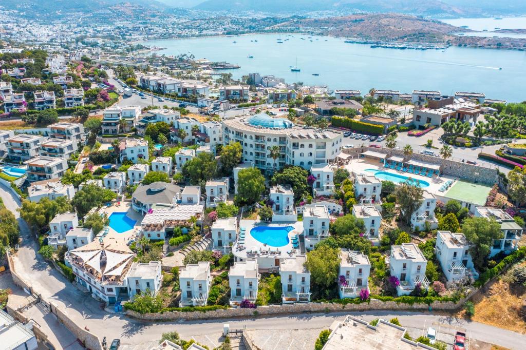 هتل ریوا بودروم ریزورت - بزرگسال فقط +۱۶ Riva Bodrum Resort- Adult Only +16
