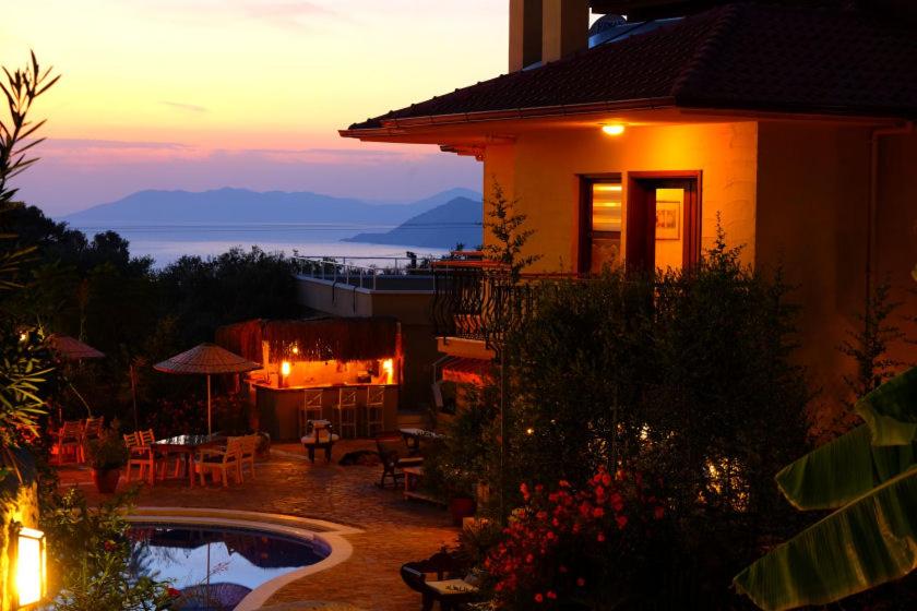 مندارین اند مانگو بوتیک هتل Mandarin & Mango Boutique Hotel