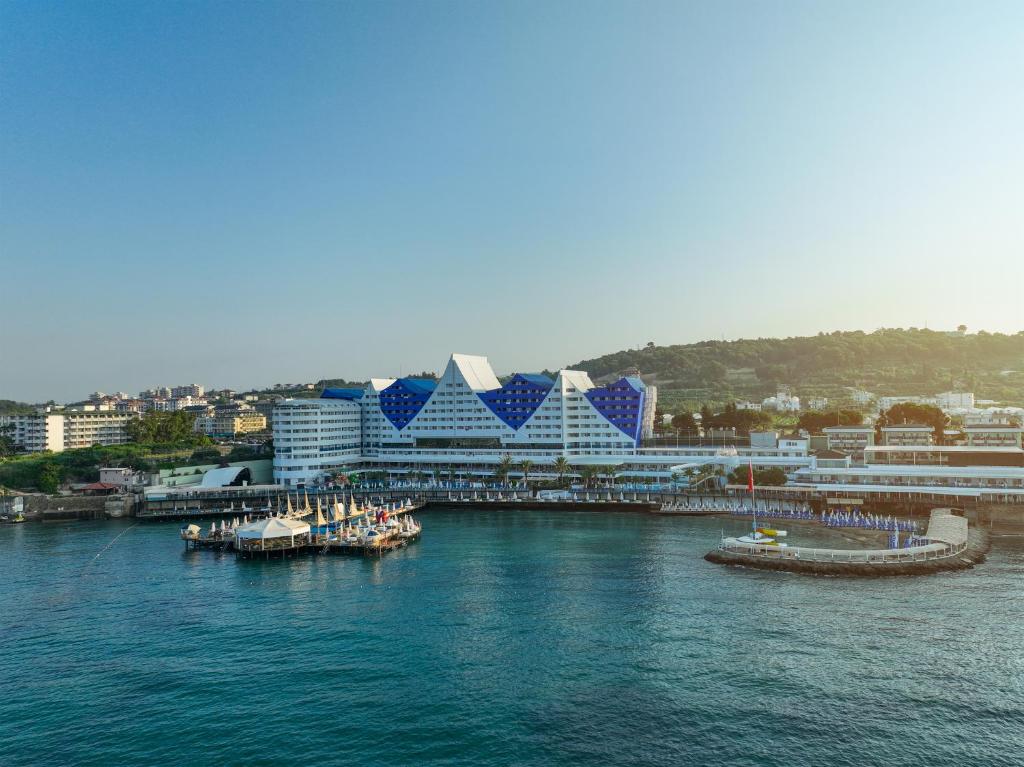 هتل اورنج کانتی آلانیا فمیلی اونلی Orange County Alanya Family Only