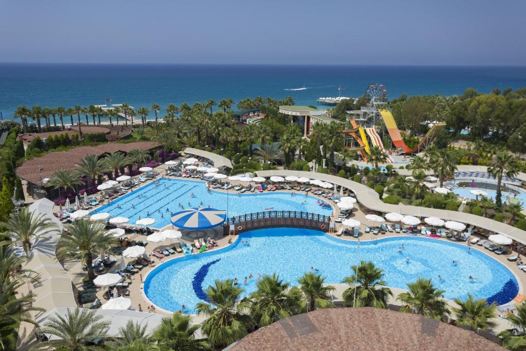 موکارناس اسپا اند ریزورت هتل Mukarnas Spa & Resort Hotel