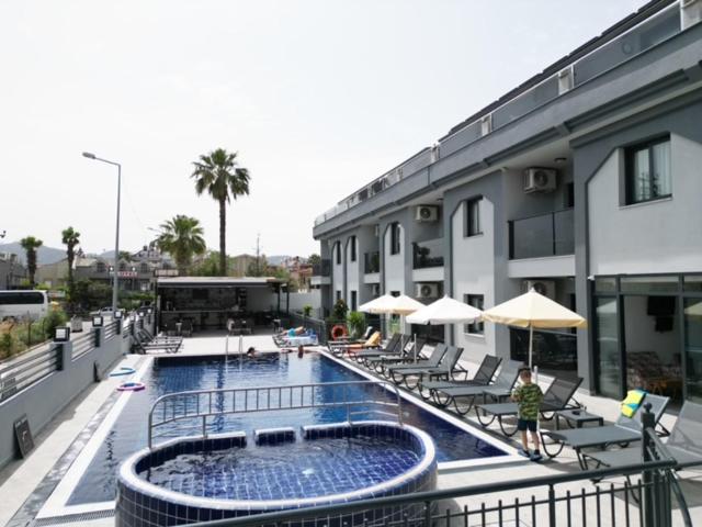 اوزتورک آپارت هتل Ozturk Apart Hotel