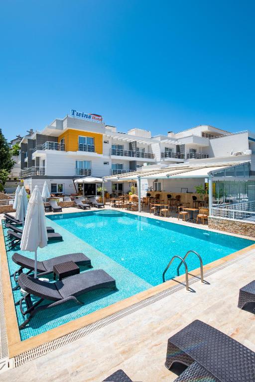 هتل Twins Hotel Çeşme (Hotel) (Turkey) Deals